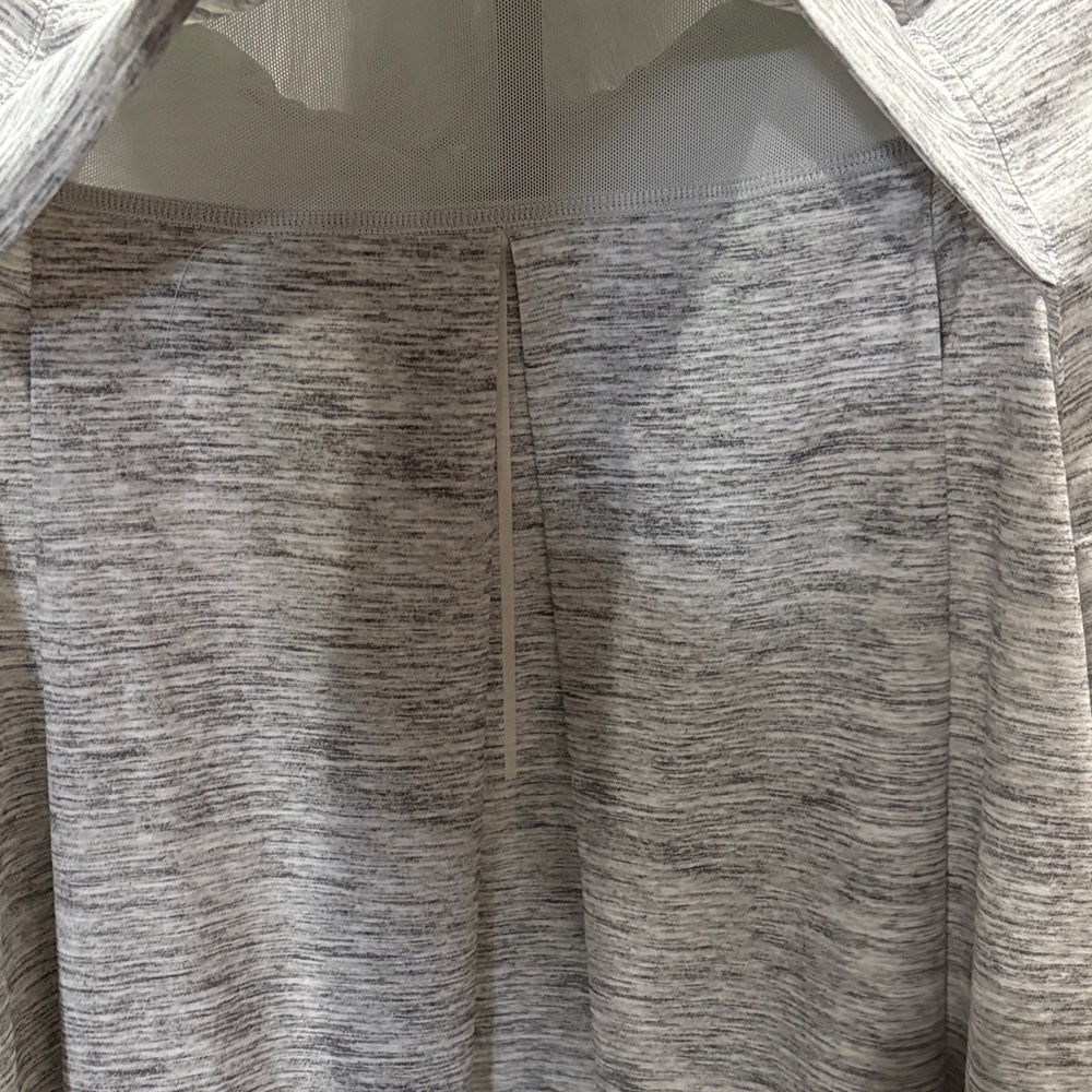 Lululemon Women’s Zip Jacket- so silky soft!! Wonderful condition! M/L - 6 - Picture 6 of 9